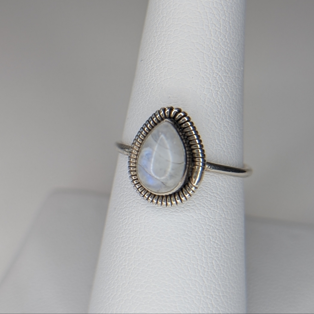 Solid Sterling Moonstone Ring 7.5 - image 3
